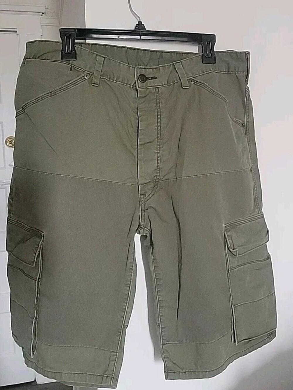 Levi's Cargo Shorts Mens Olive Green Cotton Relaxed Rugged Workwear Outdoor 38